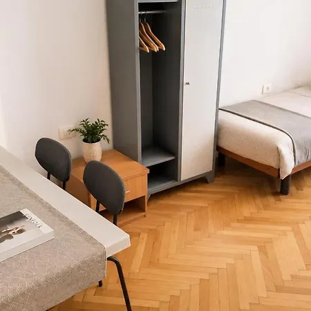 Large With Free Parking Near Trieste And Croatia