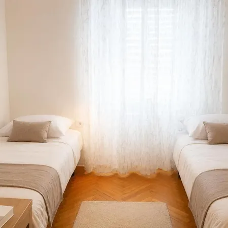 Large With Free Parking Near Trieste And Croatia Vandrarhem